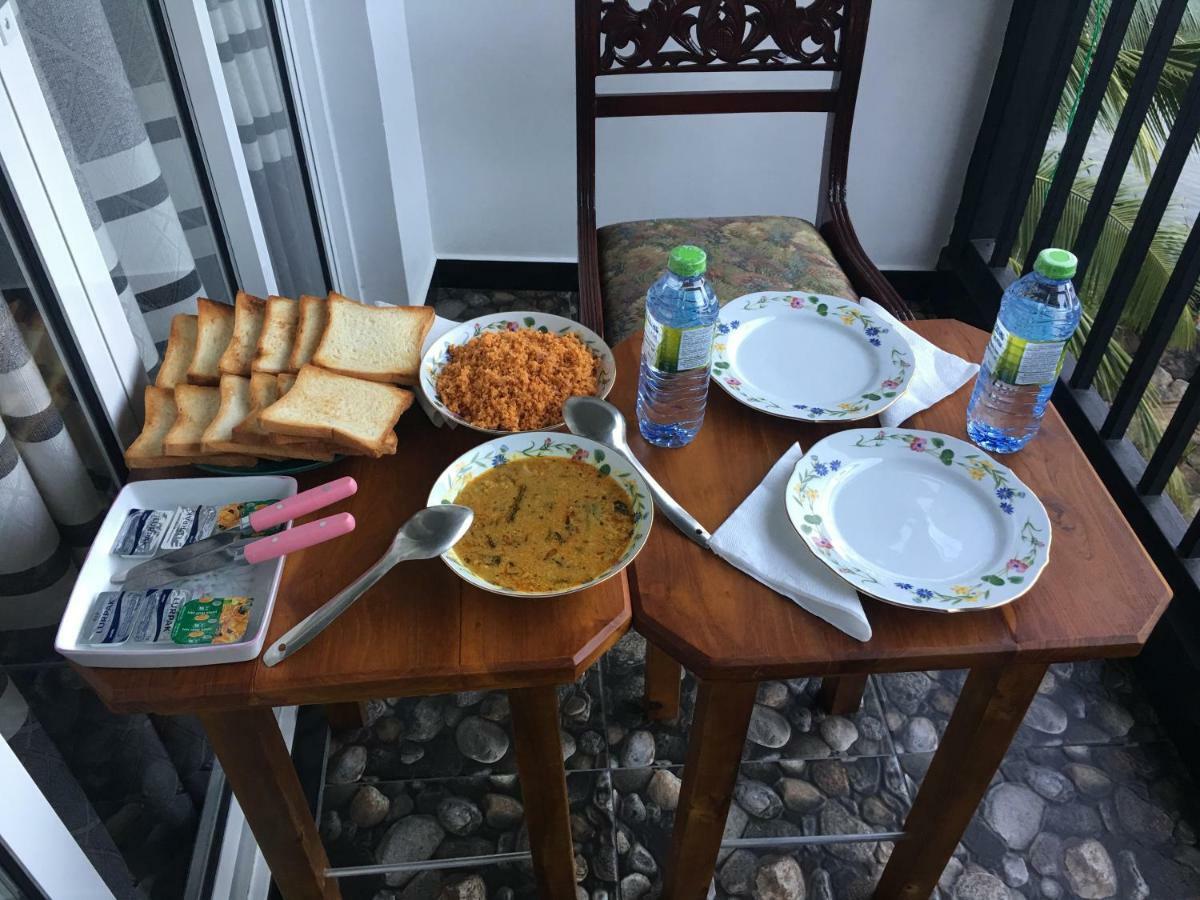 Jenushi Homestay Kandy Eksteriør billede