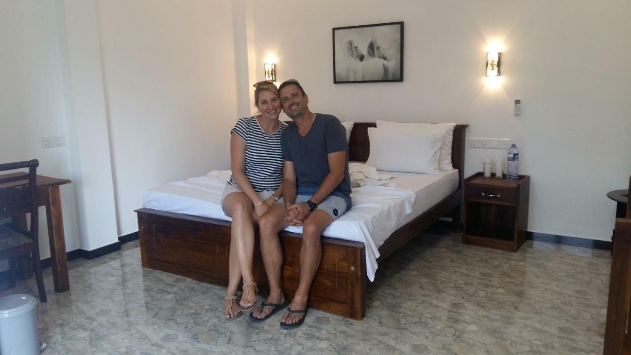 Jenushi Homestay Kandy Eksteriør billede
