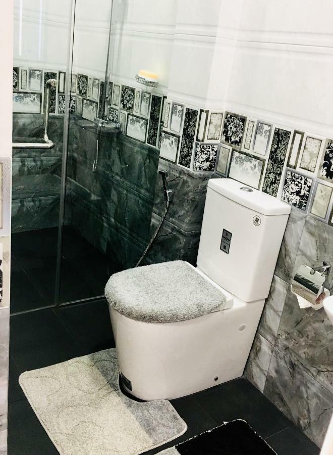 Jenushi Homestay Kandy Eksteriør billede