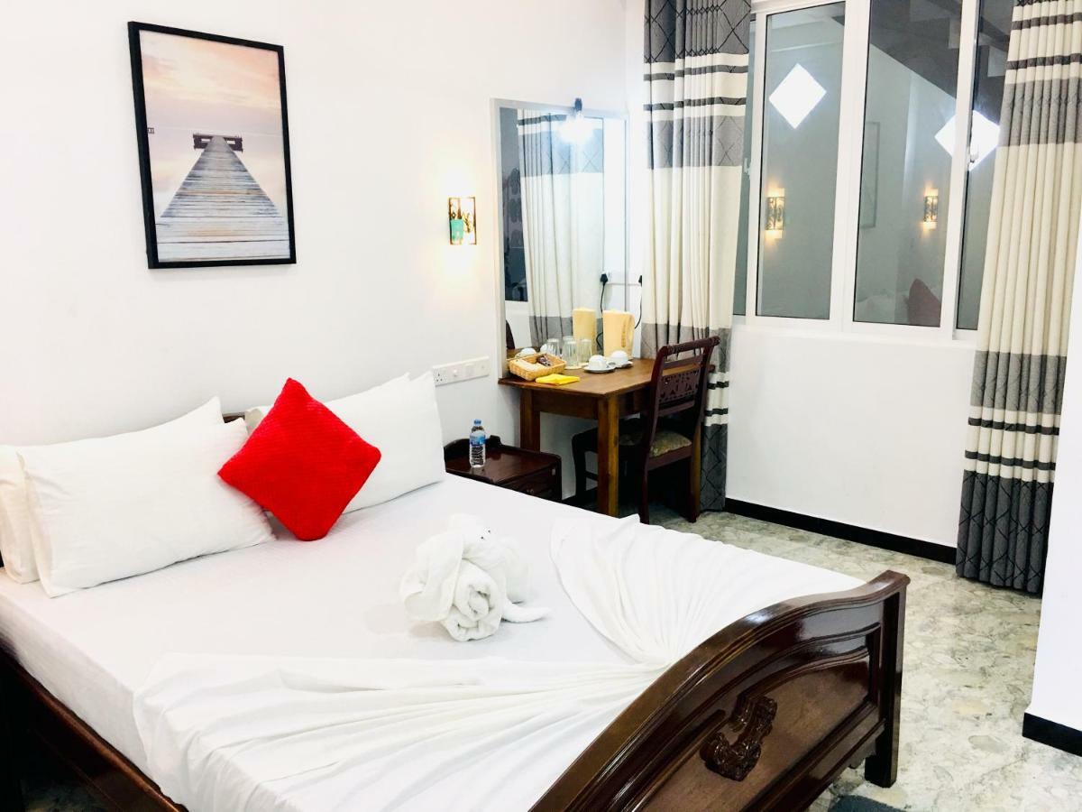 Jenushi Homestay Kandy Eksteriør billede