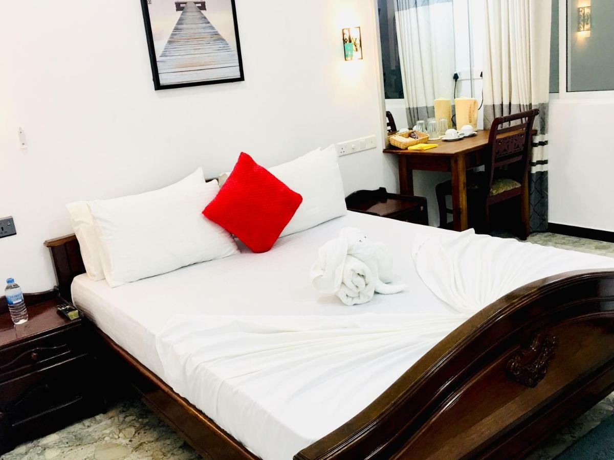 Jenushi Homestay Kandy Eksteriør billede