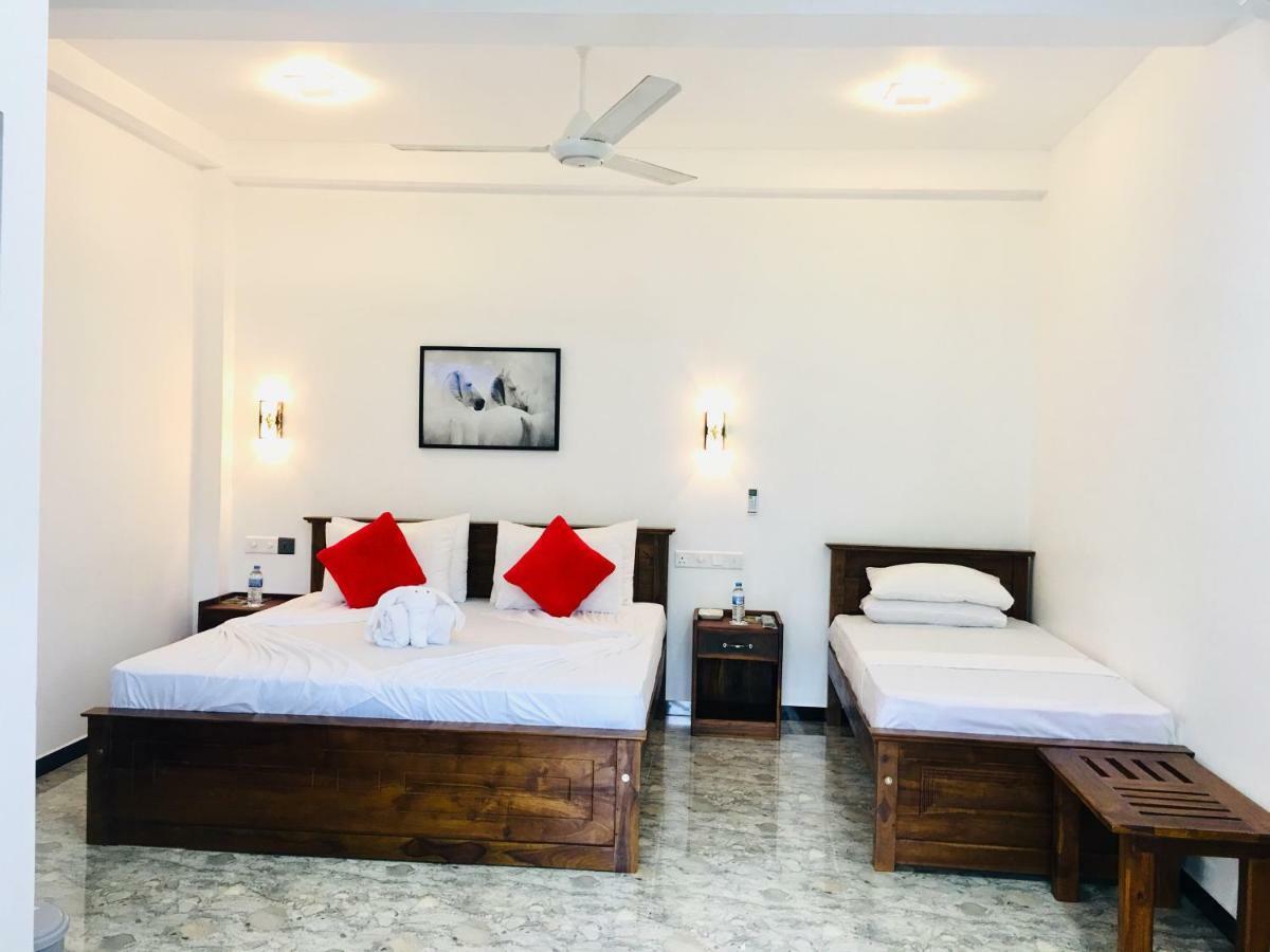 Jenushi Homestay Kandy Eksteriør billede