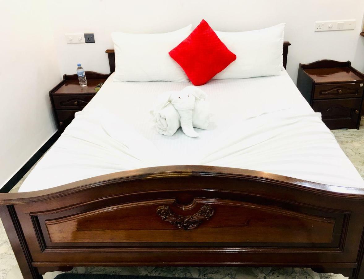 Jenushi Homestay Kandy Eksteriør billede